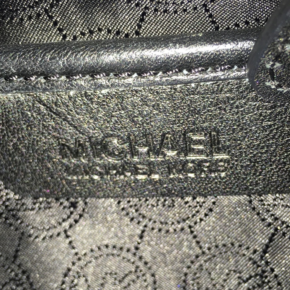 Michael Kors Retired Black Leather Handbag (Includes dust bag) - Picture 12 of 13